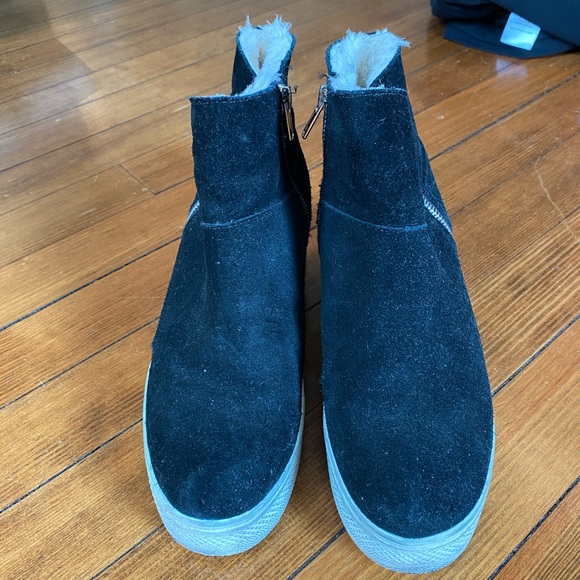 Steve Madden black fur lined high top sneakers - Picture 2 of 5